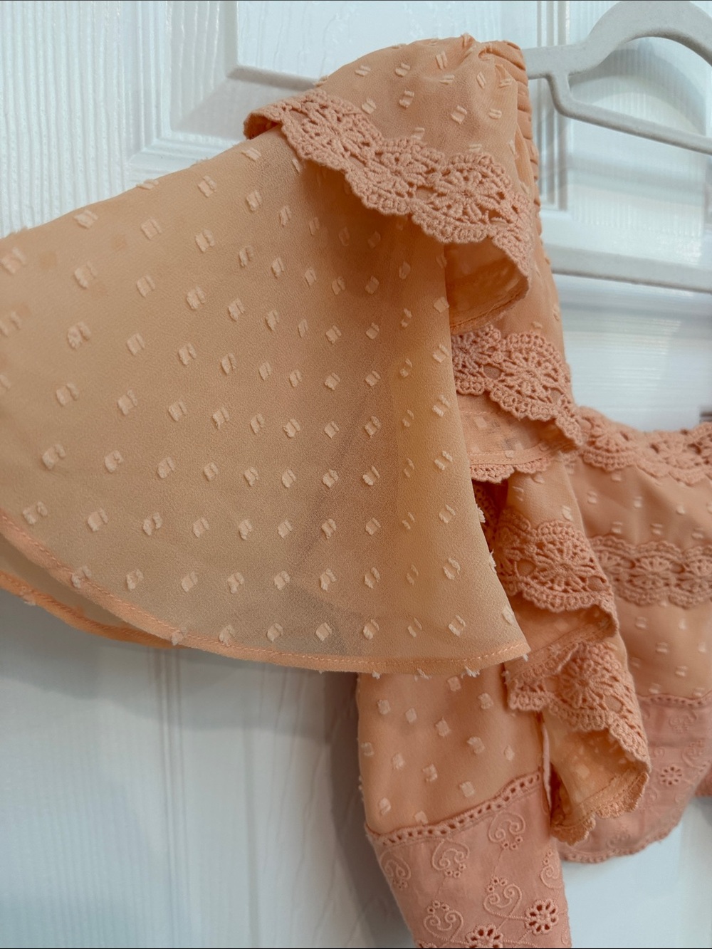 Hope & Ivy Broderie Frill Sleeve Peach Crop Top - Picture 7 of 14